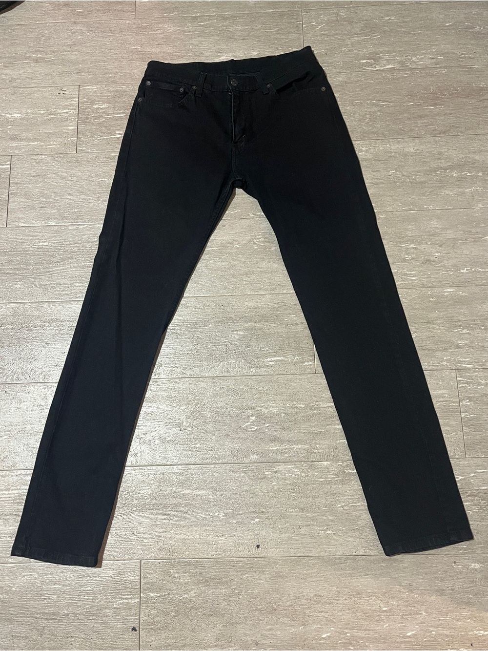 Levi's Men's Black Slim Jeans - Clean Straight Leg